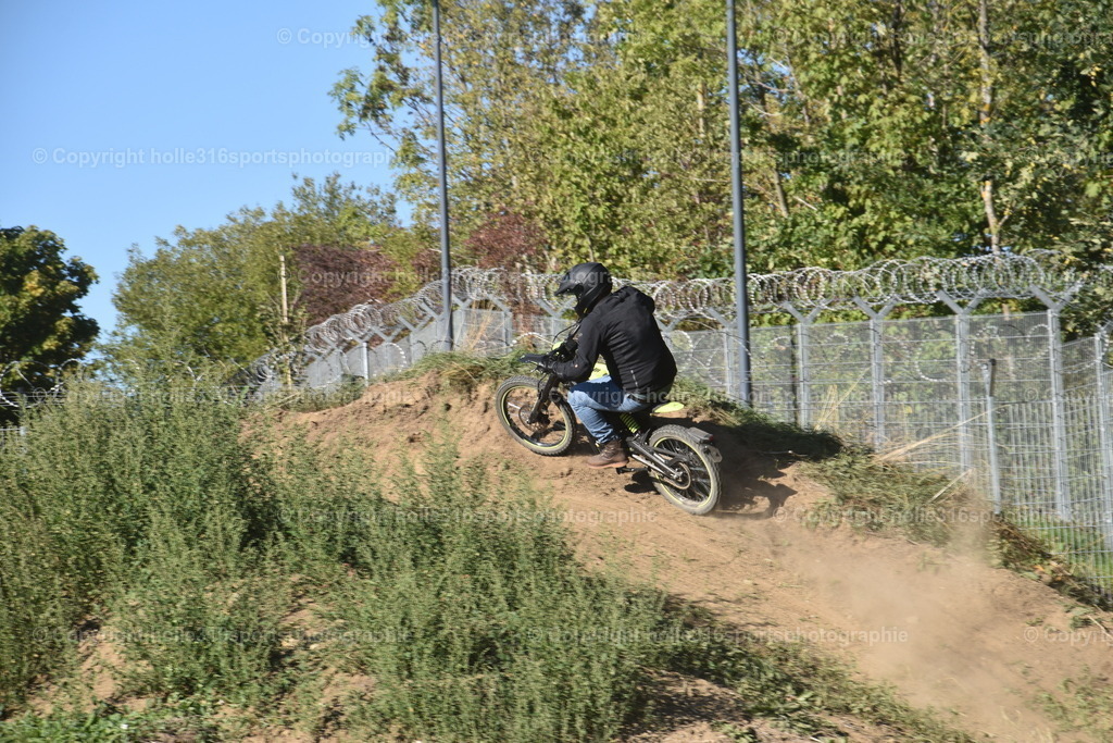 DSC_0212 | Sportfotografie , Motorsport, Motoross, Reitsport, Mointainbike, Enduro,
Landschaft , Outdoor, Eventfotografie, Landschaft, Bilder online bestellen - Realisiert mit Pictrs.com