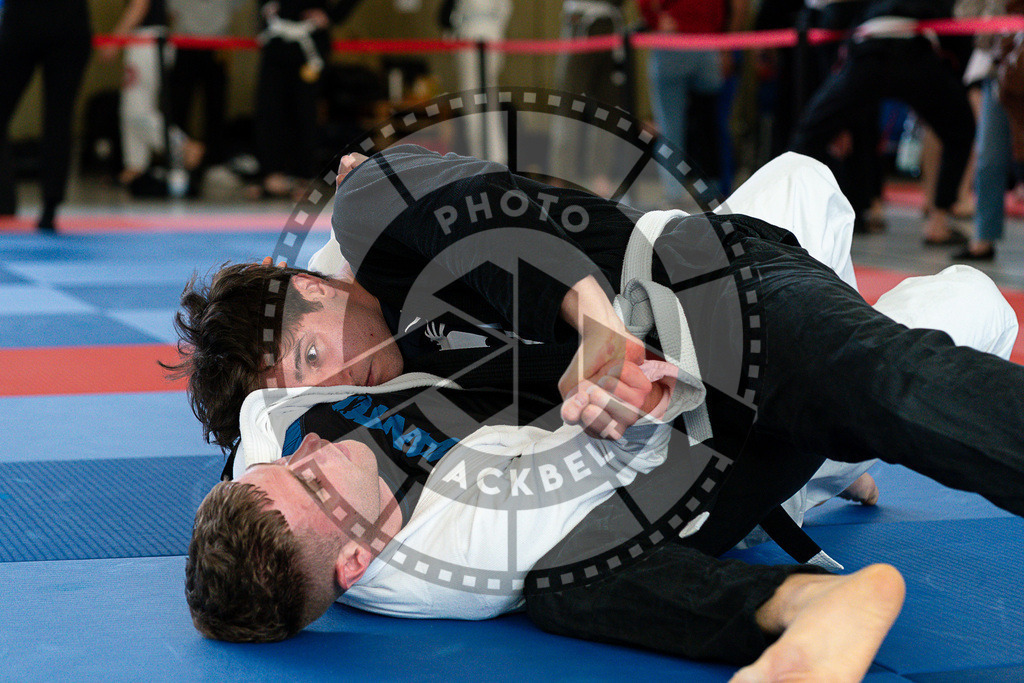 20250510PBB1273 | Athletes compete during the JJLG Berlin Open Jiu-Jitsu Championship on May 10, 2025 in Berlin, Germany. © Chiara Dazi / photoblackbelt