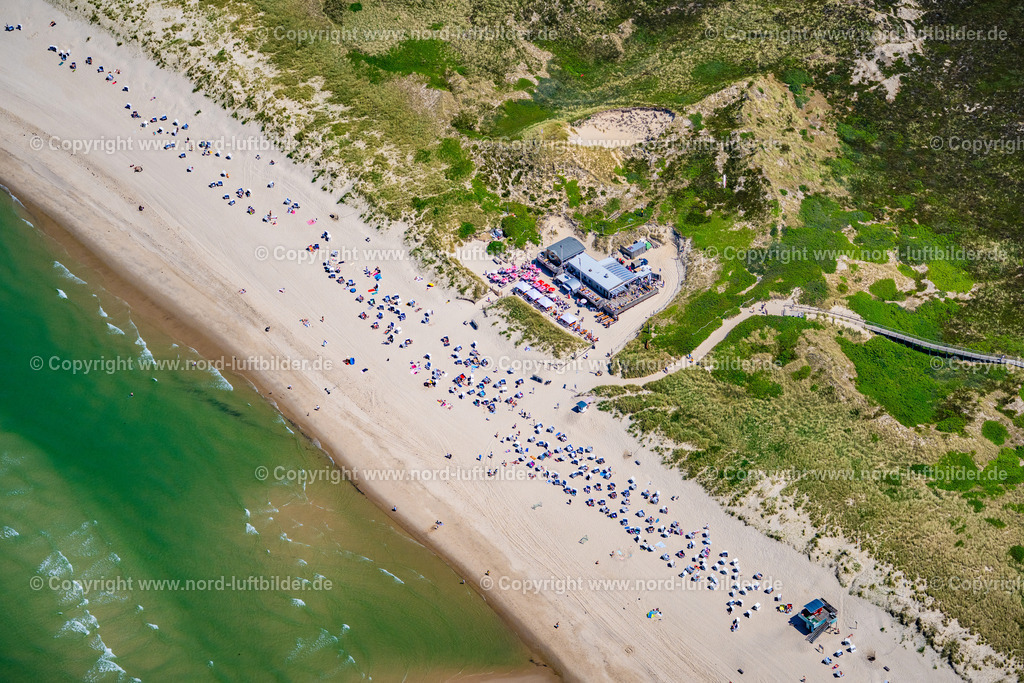 Sylt_Kampen_Buhne_16_Buhtiqü_ELS_1054210625 | KAMPEN (SYLT) 21.06.2025 Gebäude des Restaurant " Buhne 16 " in Kampen (Sylt) auf der Insel Sylt im Bundesland Schleswig-Holstein, Deutschland. Weiterführende Informationen bei: Buhne16 GmbH & Co. KG. // Building of the restaurant " Buhne 16 " in Kampen (Sylt) at the island Sylt in the state Schleswig-Holstein, Germany. Further information at: Buhne16 GmbH & Co. KG. Foto: Martin Elsen