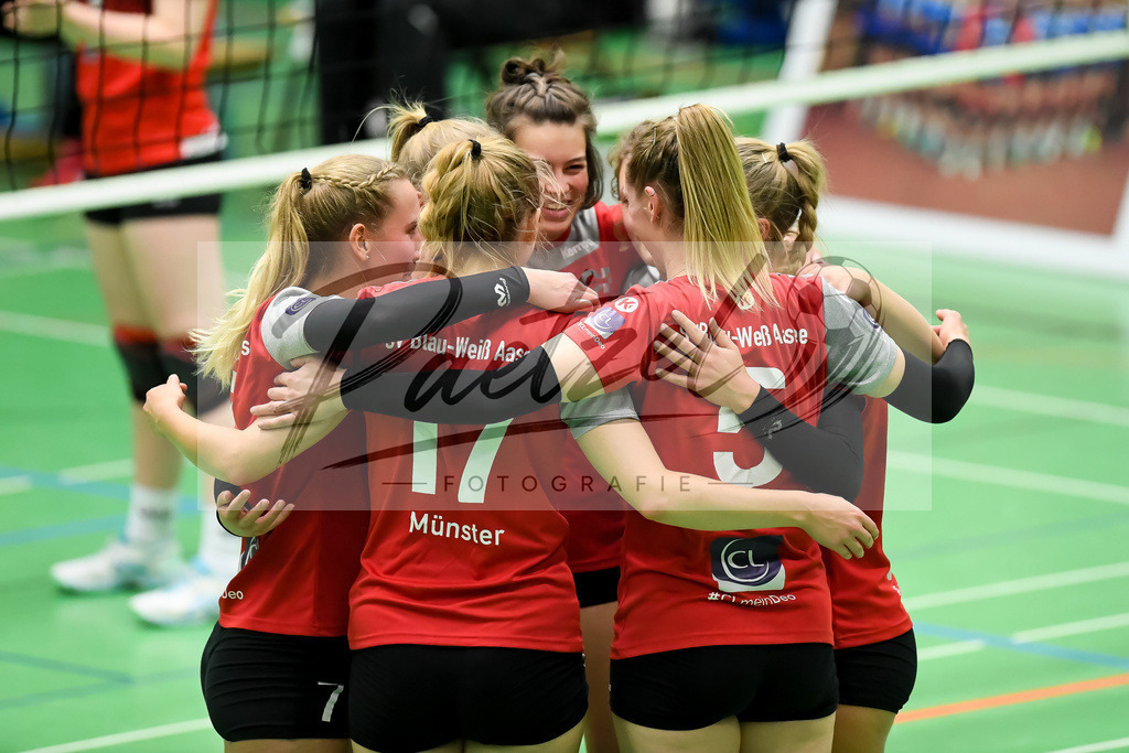 VCOBWA20211106_087 | Volleyball, Frauen:   bei dem Spiel der 3. Liga West zwischen VC Osnabrueck und SV BW Aasee in der Schlosswallhalle am 06.11.2021 in Osnabrueck, Deutschland. - Realisiert mit Pictrs.com