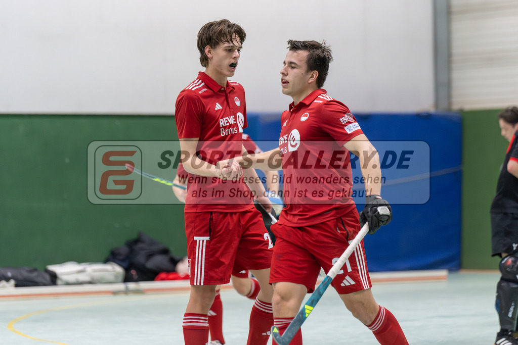 SFE_20251213_0110 | Köln, Deutschland, 13.12.2025:  Hockey 1. Bundesliga Herren Rot-Weiss - DSD Düsseldorf im KTHC Stadion Rot-Weiss Köln Tennis and Hockey Club am 13.12.2025 in Köln, Deutschland. (Foto von Fehrmann)Köln, Germany, 13.12.2025: Hockey 1. Bundesliga Herren Rot-Weiss - DSD Düsseldorf in KTHC Stadion Rot-Weiss Köln Tennis and Hockey Club at 13.12.2025 in Köln, Deutschland. (Foto from Fehrmann)