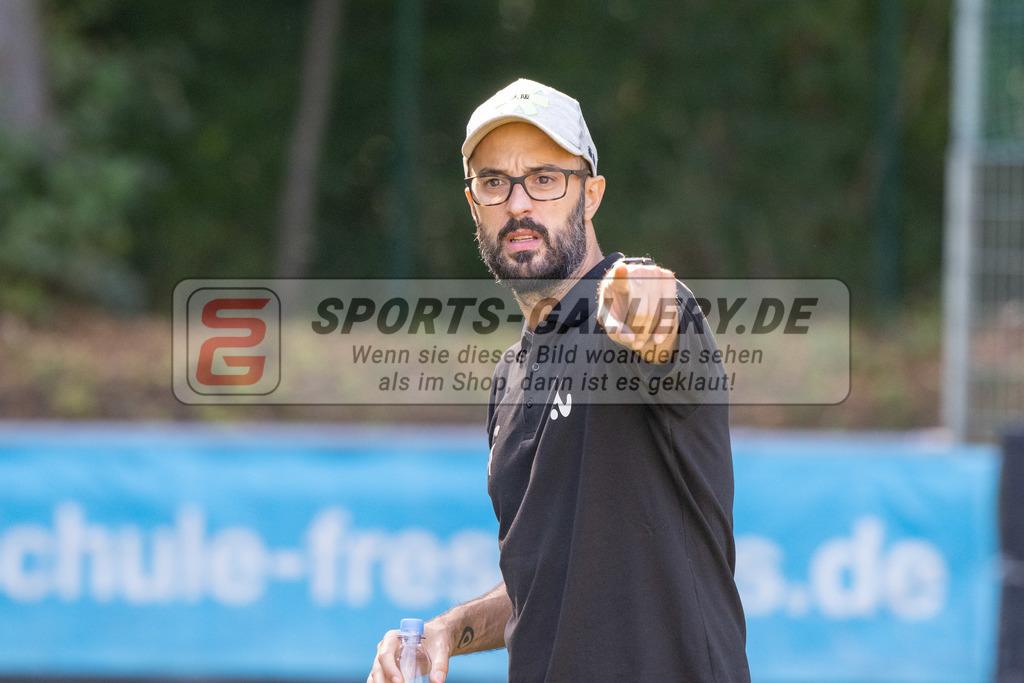 SFE_20220903_0007-DESKTOP-KPU92GT | ; 1. Bundesliga Hockey Herren Rot-Weiss Köln - TSV Mannheim am 03.09.2022 in Köln (KTHC Stadion Rot-Weiss Köln Tennis and Hockey Club), Photo: Stephan Fehrmann 2022 (Sports-Gallery)