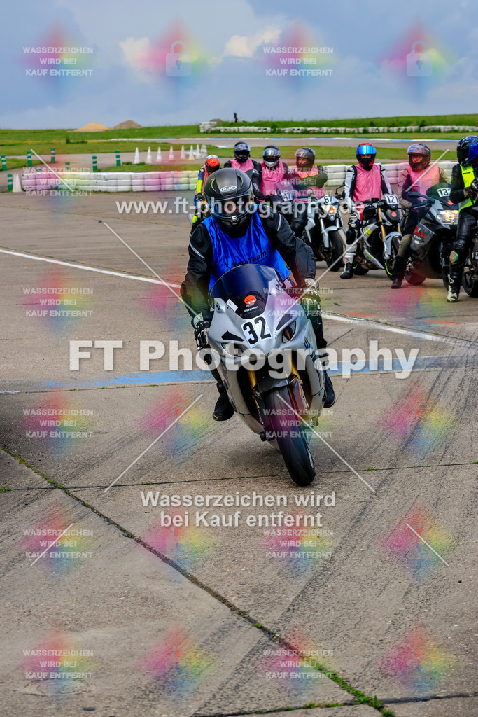 MotoTeam-9665 | Hier findet Ihr Bilder von Touristenfahrten auf der Nürburgring Nordschleife oder von anderen Veranstaltungen die ich besucht habe. Viel Spass beim Durch Schauen 