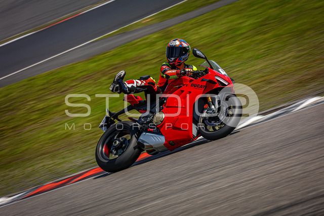 0012-240624_NR-020_12 | Deine Full-Service-Agentur für ✔️Videoproduktionen und ✔️Motorsportfotografie Jetzt Angebot anfragen!