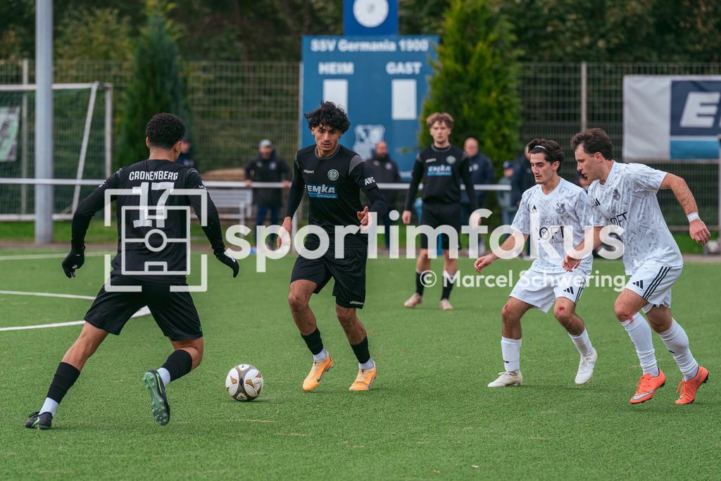 SSV Germania Wuppertal – Cronenberger SC | Mohamed Bouaasria (97, Cronenberger SC) am Ball. Bezirksliga Niederrhein, Gruppe 2: SSV Germania Wuppertal gegen Cronenberger SC, Wuppertal, 11.10.2026. Endstand: 1:4. sportimfokus / Marcel Schwering - Realisiert mit Pictrs.com