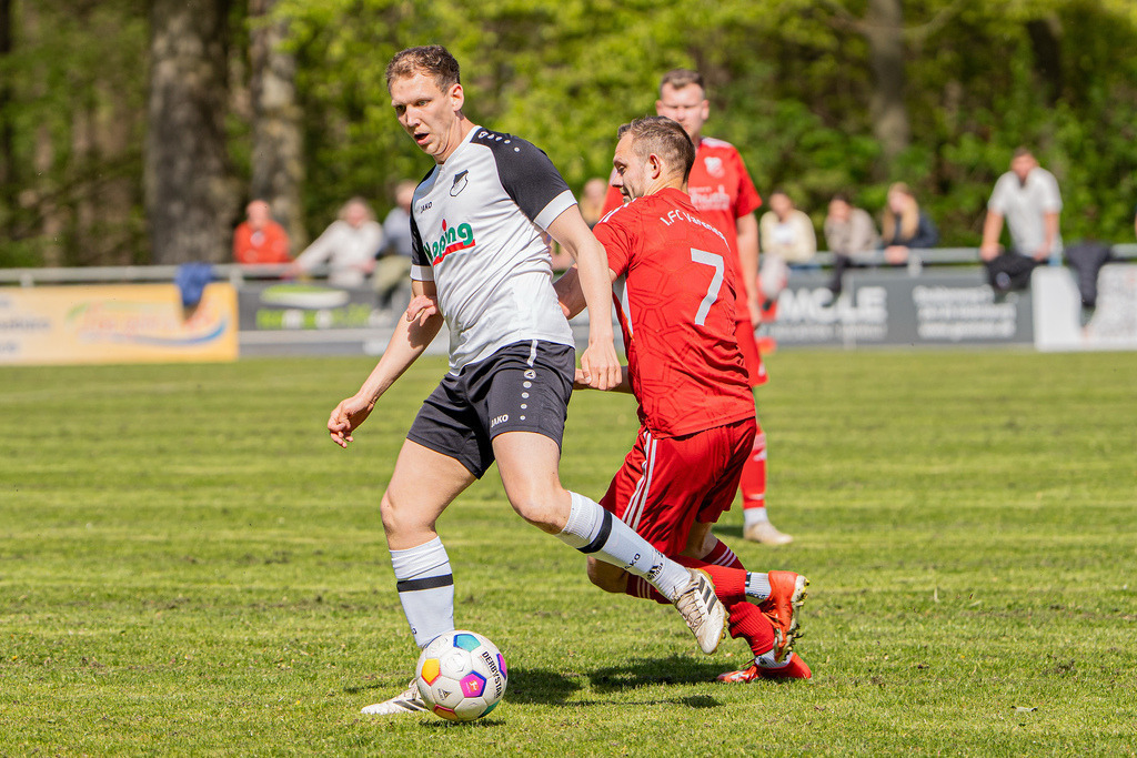 Fußball I Herren I Saison 2025-2026 I Kreisliga VEC I 24. Spieltag I 1. FC Varenesch - SC SW Bakum I 11860 | jns.sportfotos - Realisiert mit Pictrs.com