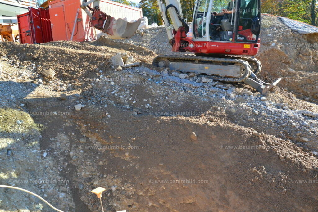 bib-lg02-erdarbeiten-0148 | Nach LV-Leistungsgruppen sortierte Detailfotos über den Bau eines Hauses. Alle Hausbau-Bilder direkt vom Urheber und Autor der Website Haus-Selber-Bauen.com