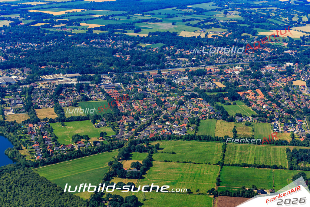 aktuelles Luftbild von  Hude - Luftaufnahme wurde 2018 von https://frankenair.de mittels Flugzeug (keine Drohne) erstellt.