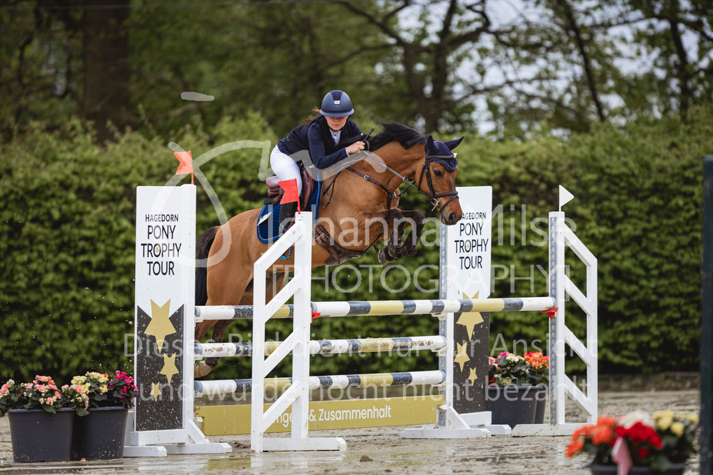 240426_Olfen-Vinnum_PonyTrophy-224 | Deine schönsten Turniermomente als professionelle Fotos! Entdecke hochwertige Pferdesport-Fotografie im Online-Shop. Jetzt Fotos finden & bestellen!