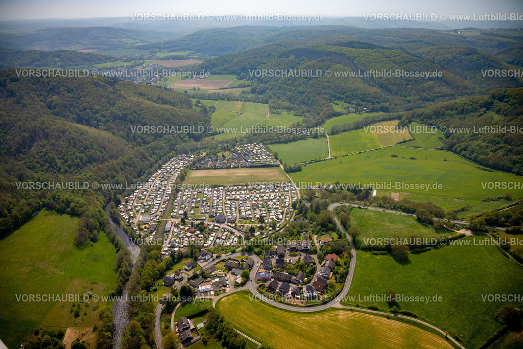 Nideggen240501749 | Luftbild, Campingplatz Hetzingen am Fluss Rur malerisch gelegen zwischen Hügel und Täler mit Waldgebiet, Brück, Nideggen, Nordrhein-Westfalen, Deutschland