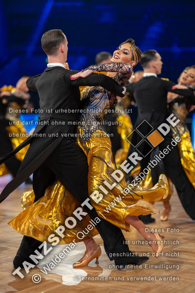 20251206-00967 | Hier finden Sie Tanz Bilder vom Latein und Standard Formationen tanzen. Sportbilder vom Tanzsport. Schöne Fotos und von Weltmeisterschaft, Europameisterschaft, Bundesliga, Regionalliga, Oberliga und Landesliga sowie von GOC Stuttgart, DanceComp, WM Bremen