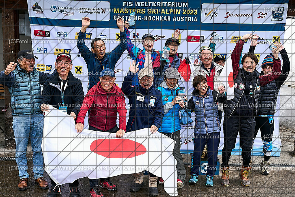 ALP1545_FMC-GS_Siegerehrung_TeamJapan | (C)FotoLois.com, Alois Spandl, FIS Masters Cup Ski Alpin 2023 Hochkar, GiantSlalom-Kategorie A-B-C, Fr 24. März 2023.