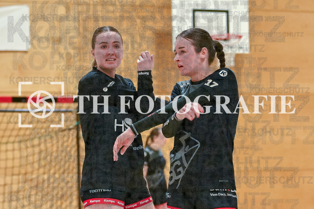 GER, SG Maulburg/Steinen - TuS Helmlingen, Frauen-Handball, Oberliga Suedbaden, 19. Spieltag, Saison 2024/2025, 23.03.2025 | Leonie Kiefer (SG Maulburg/Steinen, #03), Davina Schmidt (SG Maulburg/Steinen, #17)GER, SG Maulburg/Steinen - TuS Helmlingen, Frauen-Handball, Oberliga Suedbaden, 19. Spieltag, Saison 2024/2025, 23.03.2025Foto: TH Fotografie/Thomas Hess