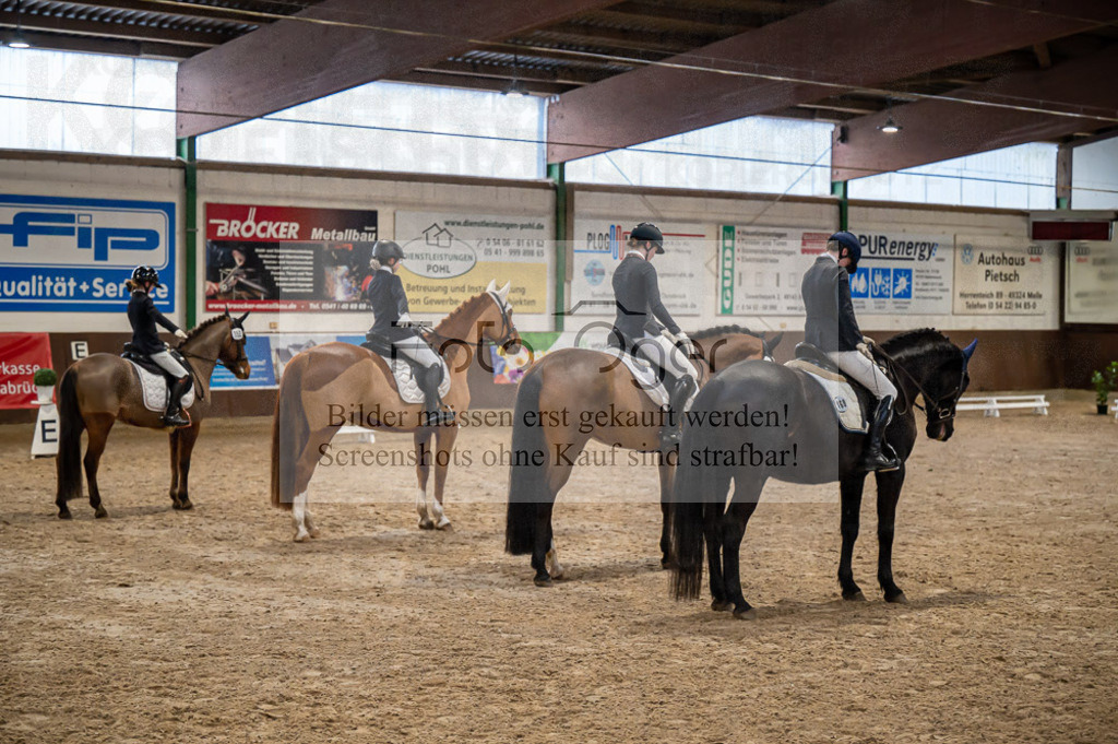 Hallenreittunier Voxtrup 2023 | Entdecke hochwertige Reitturnierfotos von Foto Oger. Professionell, emotional und authentisch – jetzt Lieblingsmomente im Shop bestellen.Deutschlandweite Turnierfotografie. - Realisiert mit Pictrs.com