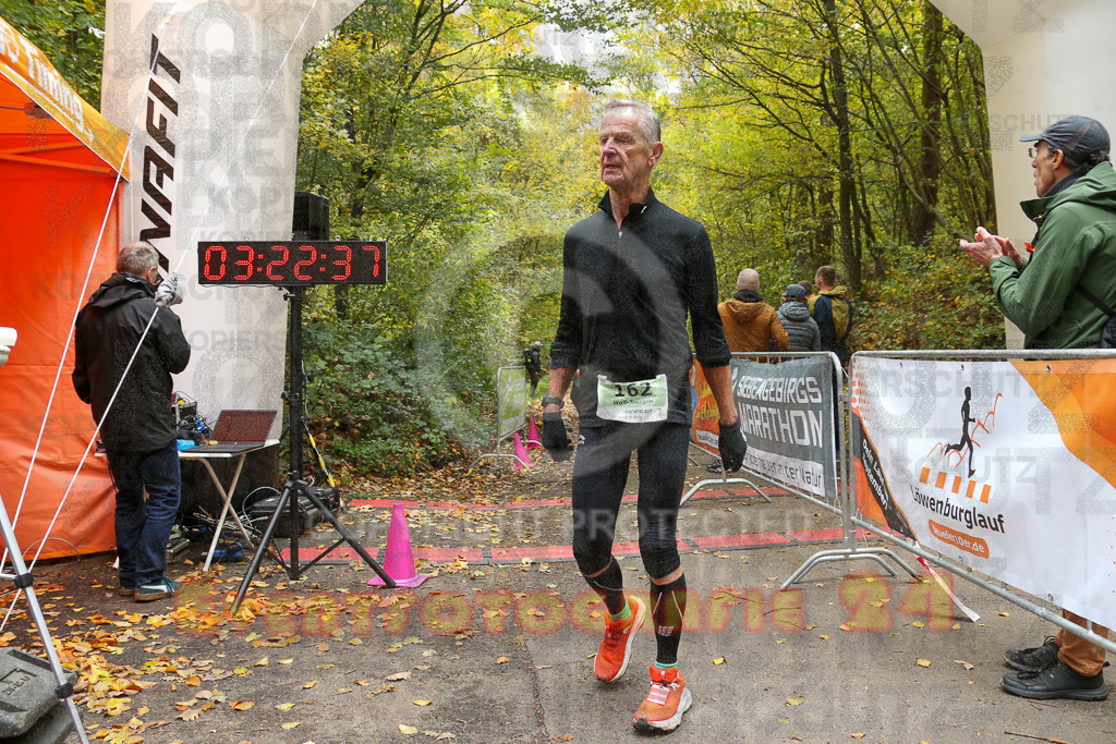 251026_1324_EX1_3352 | Sportfotografie im Rhein-Sieg Kreis, Köln, Bonn, NRW, Rheinland Pfalz, Hessen, etc. Unser Tätigkeitsfeld umfasst den Laufsport vom Volkslauf über den Marathon, Duathlon, Triathon bis zum Ultralauf wie Kölnpfad Ultra oder Schindertrail.