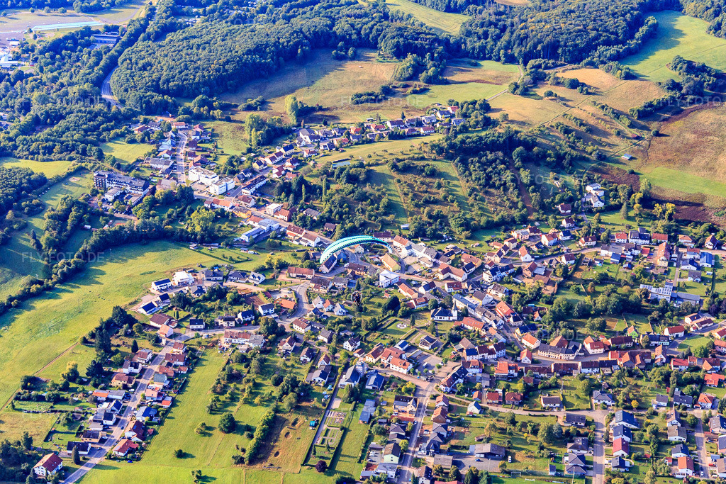 Luftbild: Ortsansicht aus Norden im Ortsteil Bosen in Nohfelden im Bundesland Saarland in Deutschland. Foto: IMG_149708.jpg vom 06.09.2025 durch Werner Riehm/FLY-FOTO.de