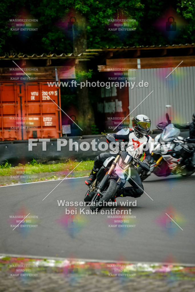 VBK-4166 | Hier findet Ihr Bilder von Touristenfahrten auf der Nürburgring Nordschleife oder von anderen Veranstaltungen die ich besucht habe. Viel Spass beim Durch Schauen 