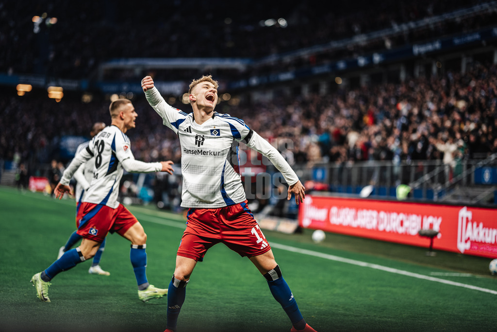 Fußball | Männer | Saison 2024/2025 | 2. Fußball-Bundesliga | 17. Spieltag | Hamburger SV vs. SpVgg Greuther Fürth | 21.12.2024 | Torjubel Adam Karabec (#17, HSV)