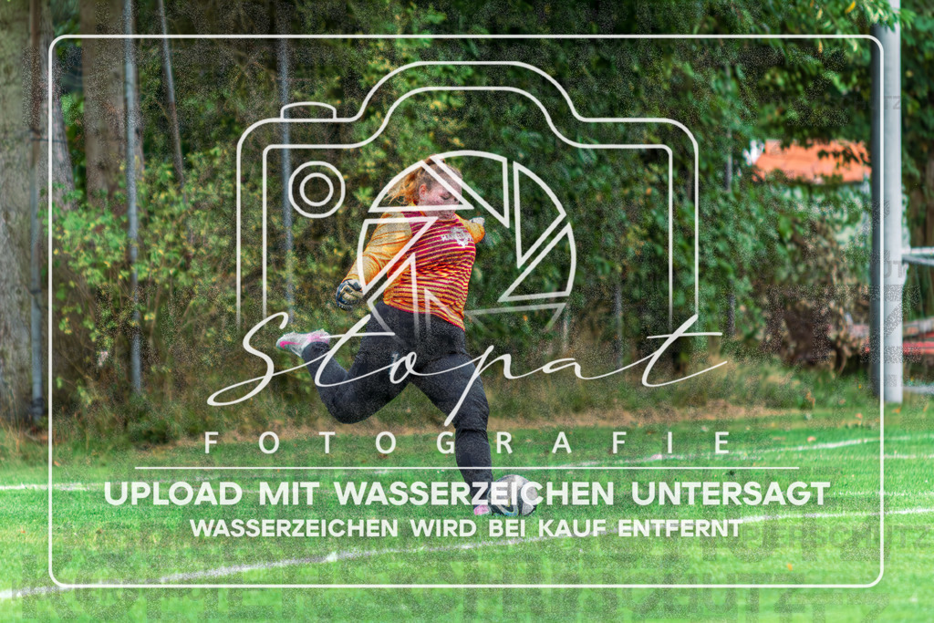 SFBSGF-1026 | Marlen Sophie Bartels (SF Bispingen #01) beim Damen Kreisliga HK/CE Spiel zwischen Sportfreunde Bispingen und SG Fulde im Sportplatz Steinbeck/Luhe, Bispingen (Simon Paul Stopat) - Realisiert mit Pictrs.com