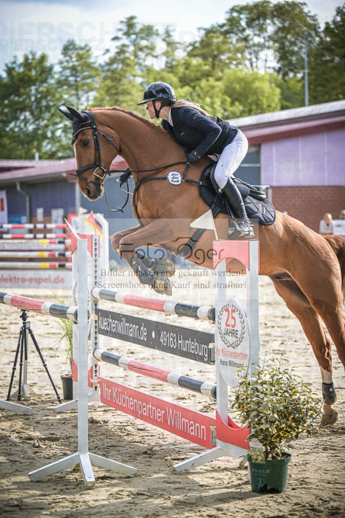 DOS_3477 | Entdecke hochwertige Reitturnierfotos von Foto Oger. Professionell, emotional und authentisch – jetzt Lieblingsmomente im Shop bestellen.Deutschlandweite Turnierfotografie. - Realisiert mit Pictrs.com