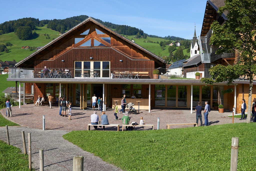 Markttag und Kaesepraemierung | Schwarzenberg, Austria - September 12, 2015: Markttag und Kaesepraemierung im Angelika-Kauffmann-Saal. - Realisiert mit Pictrs.com