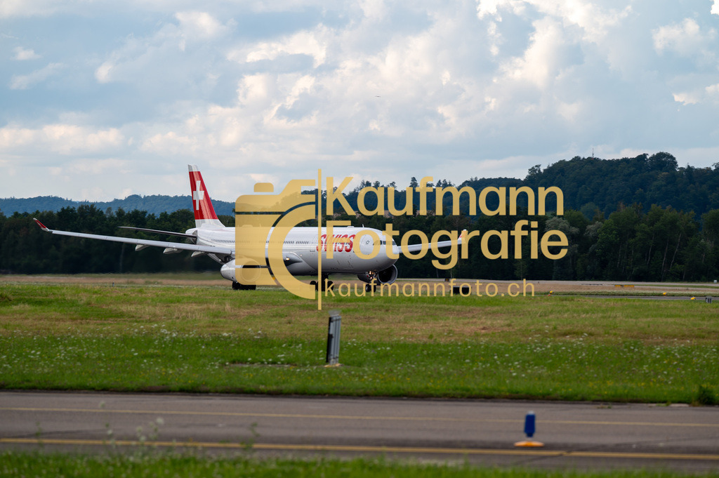 ZRH_Planespotting_def-6242 | kaufmannfoto - Realisiert mit Pictrs.com