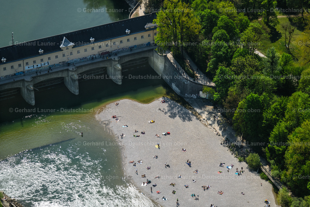4024861 | Freizeit an der Isar am Stauwehr Oberföhring, München