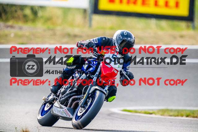 MaZZes_FotoMatrix_220722_9390 | TWIN