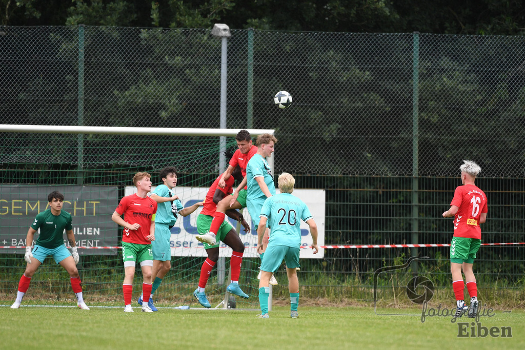 Sport-Duwe Cup | Sport-Duwe Cup Oldenburg; TuS Eversten (mint)-VFL Oldenburg (rot) am 05.07.2025 in Oldenburg (Sportanlage TuS Eversten), Photo: Philip Eiben 2025 - Realisiert mit Pictrs.com