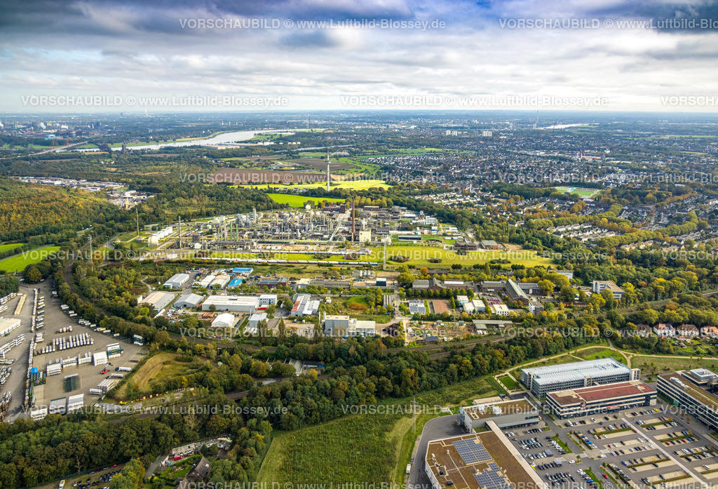 Moers241012879 | Luftboild, INEOS Solvents Germany GmbH Chemiewerk, hinten Großer Funkturm Moers und Fernsicht, Rheinkamp-Utfort, Moers, Ruhrgebiet, Nordrhein-Westfalen, Deutschland