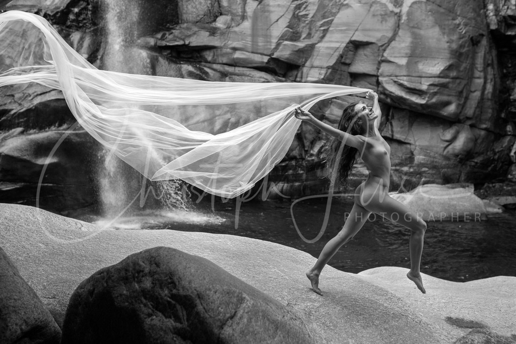 07_Feather | Landschaftsfotografie Akt nude landsape fotografie - Realisiert mit Pictrs.com