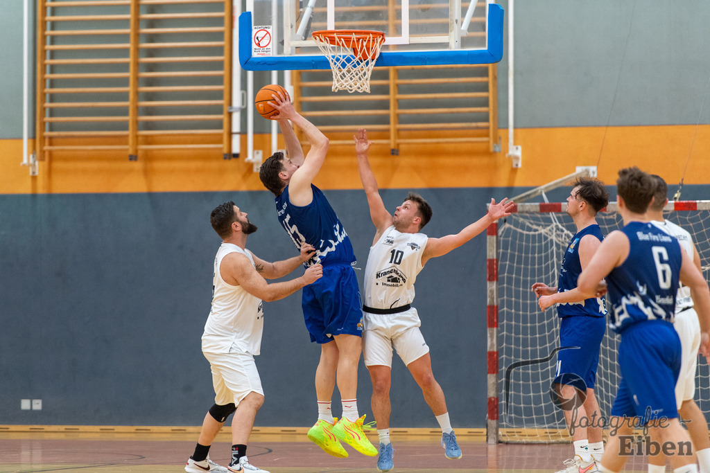 Wattworms Edewecht-Lions Ofenerdiek | Wattworms Edewecht (weiß)-Lions Ofenerdiek (blau) am 22.02.2026 in Edewecht (Heinz-zur-Jührden-Halle); Photo: Philip Eiben 2025 - Realisiert mit Pictrs.com