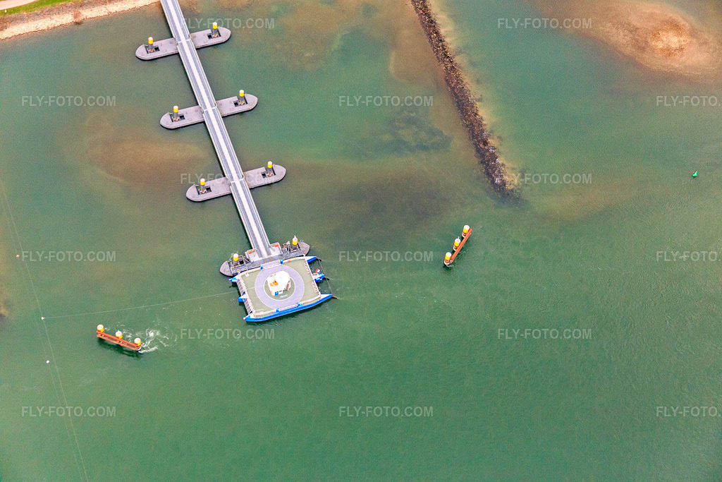Aerial view: Ferry and ferry landing between Seltz on the Rhine in Alsace and Plittersdorf in Seltz in the state Bas-Rhin, France. – Photo: IMG_086652.jpg taken on 03/19/2016 by Werner Riehm/FLY-FOTO.com – Resolution of the original: 5472 x 3648 px – Inforoute alsace