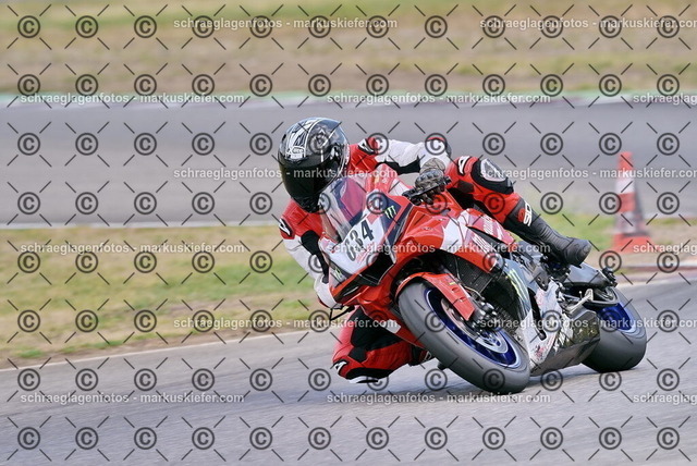 26bt05-1820 | markuskiefer.com - Realisiert mit Pictrs.com