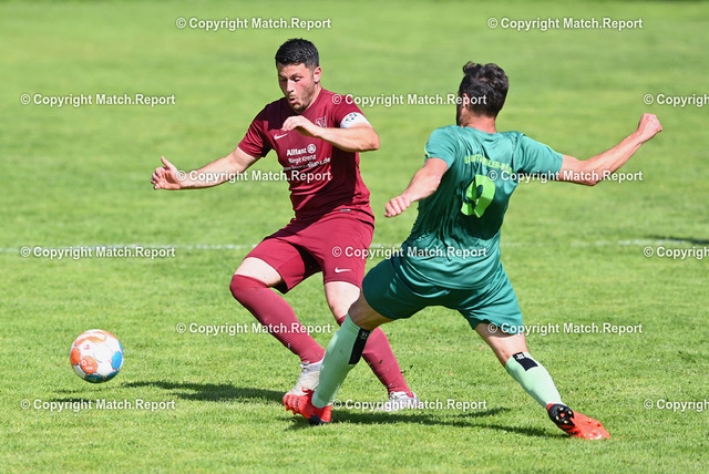 Fussball Kreisliga A 1 2021/2022  | Fussball Kreisliga A 1 2021/2022    26.02.2022SF Aach - SV Betzweiler - WaeldeRui Filipe Rodriugues Gomes (li, SF Aach) gegen Arthur Hoppe (re, SV Betzweiler - Waelde)FOTO: ULMER PressebildagenturxxNOxMODELxRELEASExx