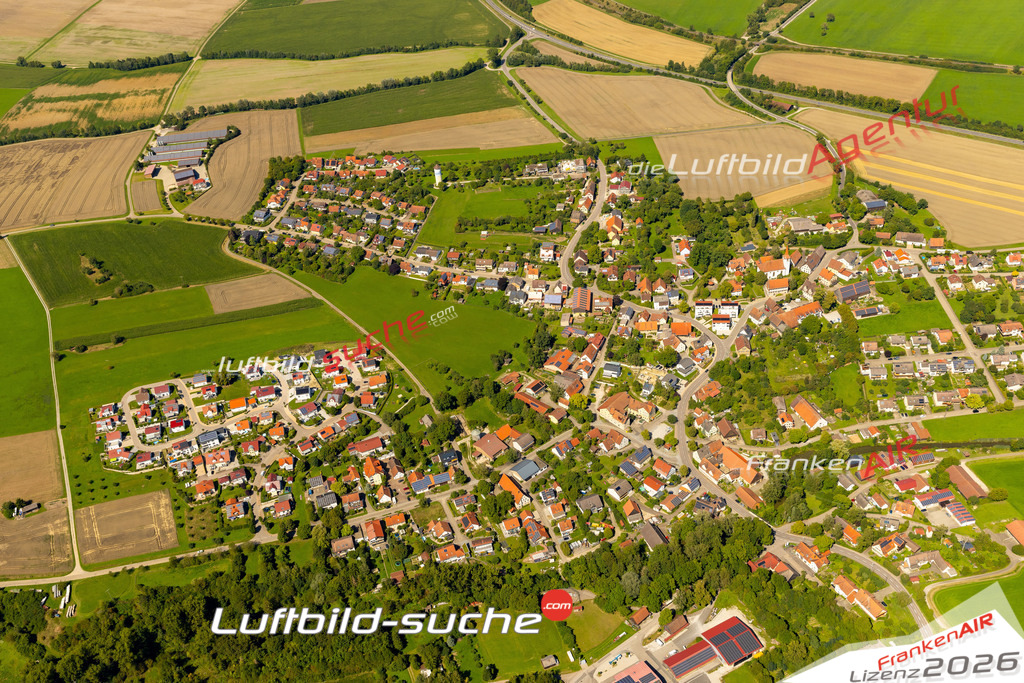 Das Luftbild zeigt : Gröningen Satteldorf - Die Luftaufnahme wurde 2023 vom UL-Flugzeug aus erstellt ( keine Drohne ) - Hochauflösende Luftaufnahme - Für grossformatige Ausdrucke geeignet. Die Geschenkidee !Mit Lizenz und Bildrechte bestellbar