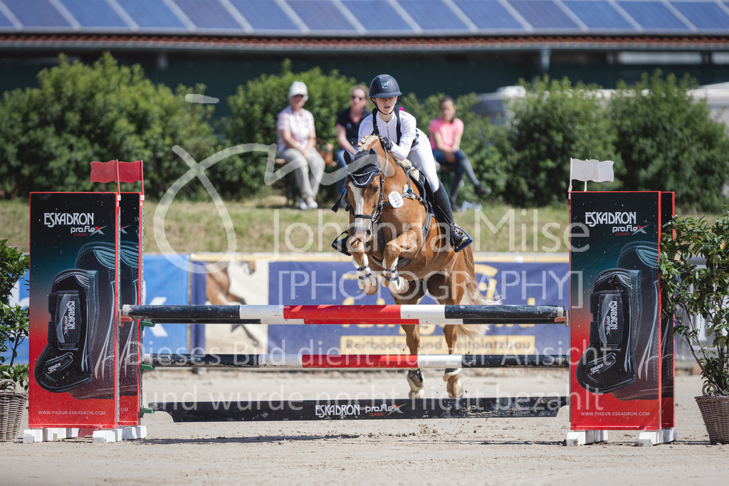 220612_LüPfSpTa_Stil-A2-300 | Lützower Pferdesporttage
Stilspringprüfung Kl.A** geschlossen
12.06.2022