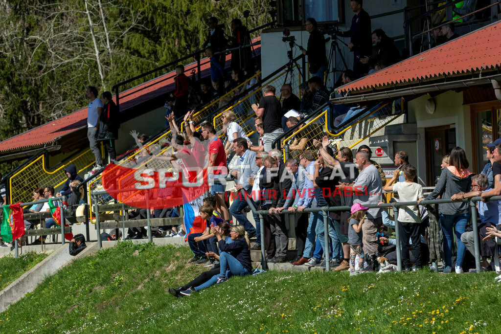 Portugal  U15 -Czech Republic U15 | Tribüne ; Portugal  U15 -Czech Republic U15 am 29.04.2022 in Arnoldstein
(Sportplatz), AUSTRIA, (Photo by Ernst Krawagner sport-fan.at) - Realisiert mit Pictrs.com
