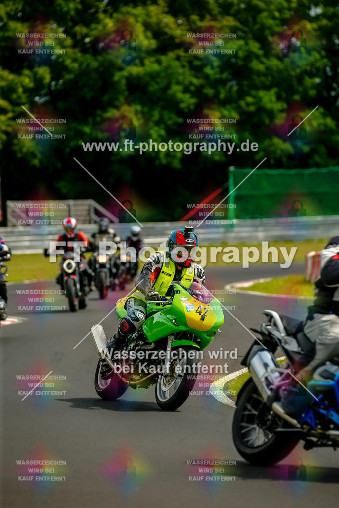 VBK-4927 | Hier findet Ihr Bilder von Touristenfahrten auf der Nürburgring Nordschleife oder von anderen Veranstaltungen die ich besucht habe. Viel Spass beim Durch Schauen 