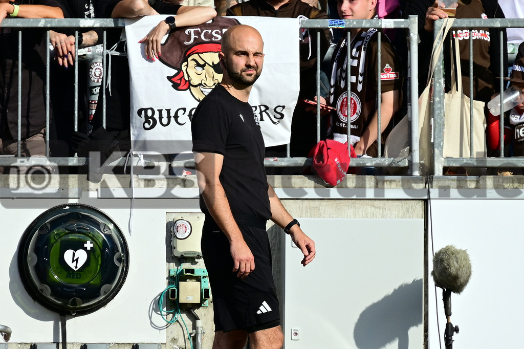 KBS Picture_FCStPauli-AtalantaBergamo_Test_007 | Kulawiak Marco 4.Schiri ,Sportplatz :  Millerntor Stadion, - Realisiert mit Pictrs.com