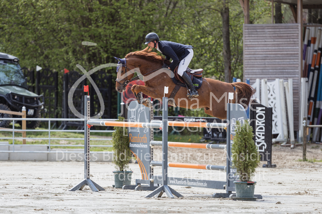 230501_SpengeW_Stil-S-412 | Deine schönsten Turniermomente als professionelle Fotos! Entdecke hochwertige Pferdesport-Fotografie im Online-Shop. Jetzt Fotos finden & bestellen!