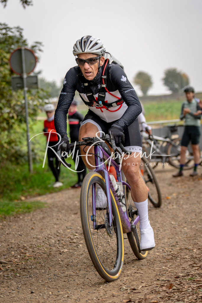 Ralf Eppink Photography 20251011_DSC01248 | Sportfotografie, Eventfotografie, Porträtfotografie, Radsport Fotograf, Triathlon Fotograf, Düsseldorf Fotograf, Köln Fotograf, Actionfotografie, Teamfotografie, Peoplefotografie, Business Portraits, Veranstaltungsfotografie, Reportagefotografie - Realisiert mit Pictrs.com