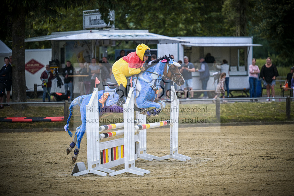 DOS_8826 | Entdecke hochwertige Reitturnierfotos von Foto Oger. Professionell, emotional und authentisch – jetzt Lieblingsmomente im Shop bestellen.Deutschlandweite Turnierfotografie. - Realisiert mit Pictrs.com