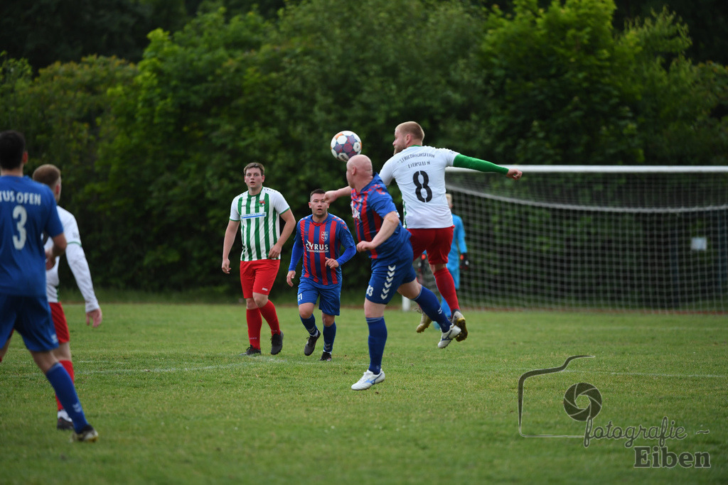 TuS Ofen-SG FriPe | Herren 1. Kreisklasse Süd, Jade-Weser-Hunte; TuS Ofen (blau)-SG FriPe (weiß) am 28.05.2025; in Ofen (), Photo: Philip Eiben 2025 - Realisiert mit Pictrs.com
