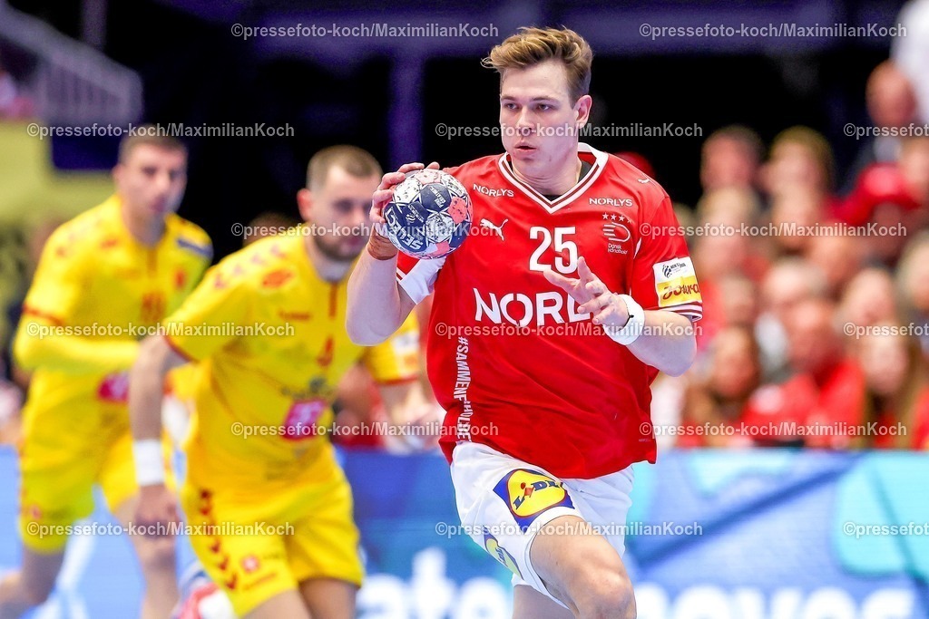 EHF16012602151 | 16.01.2026, Handball, Men's EHF EURO 2026, Dänemark - Nordmazedonien, Jyske Bank Boxen in Herning, Dänemark, Preliminary Round:  Lukas Lindhard Jorgensen (Denmark #25) 