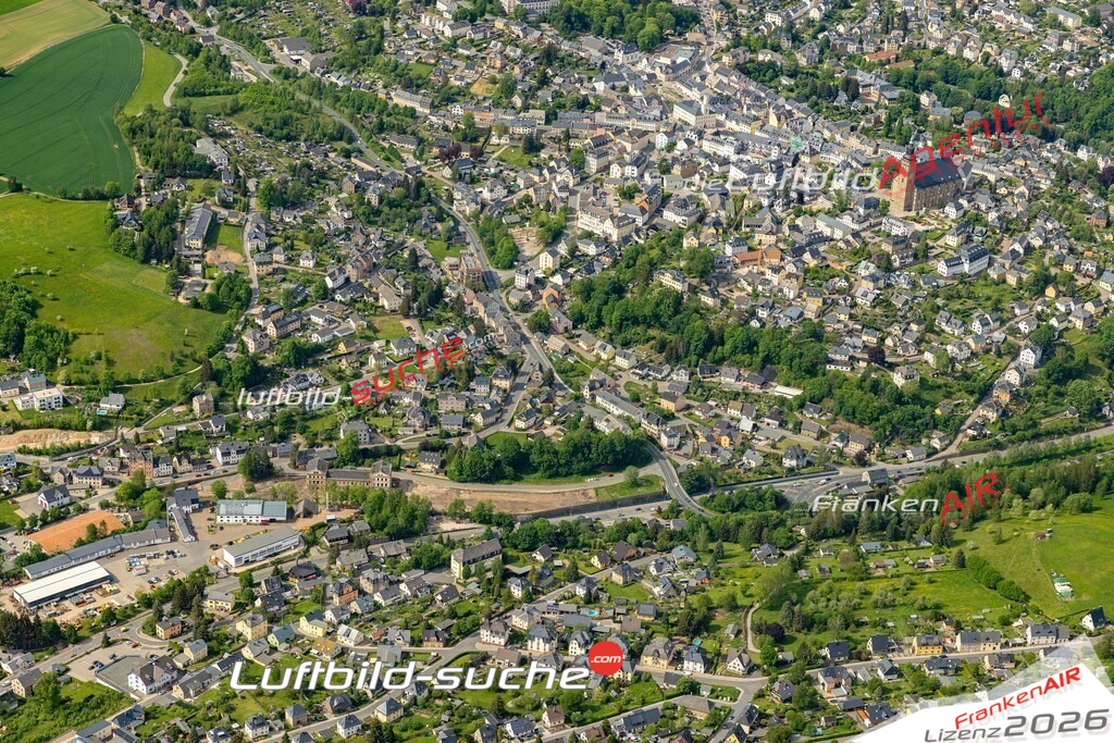 Das Luftbild der Stadt Schneeberg wurde 2022 vom Flugzeug heraus erstellt (keine Drohnen-Aufnahmen) Aufnahmehöhe ca.450 Meter- hohe Bildauflösung und Druck-Qualität. Garantiert!