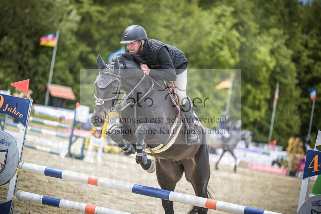 DOS_4919 | Entdecke hochwertige Reitturnierfotos von Foto Oger. Professionell, emotional und authentisch – jetzt Lieblingsmomente im Shop bestellen.Deutschlandweite Turnierfotografie. - Realisiert mit Pictrs.com