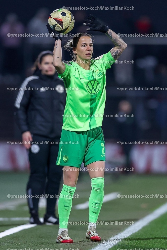 Koe07022502084 | 07.02.2025, Frauen Fußball, 1. FC Köln - VfL Wolfsburg, 1. Fußball Bundesliga, Franz-Kremer-Stadion, Saison 2024 2025: Lynn Wilms (VfL Wolfsburg #2)DFB regulations prohibit any use of photographs as image sequences and or quasi-video.
