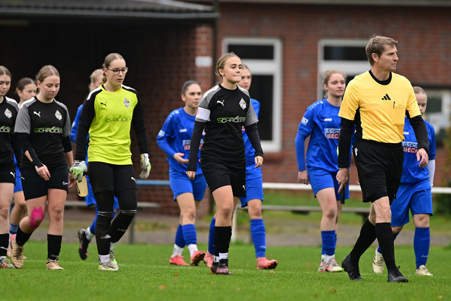 Fußball I Juniorinnen I Saison 2025-2026 I Niedersachsenpokal I Viertelfinale I JFV A-O-B-H-H - FC Rosengarten I 32194 | Der Sportfotograf. - Realisiert mit Pictrs.com