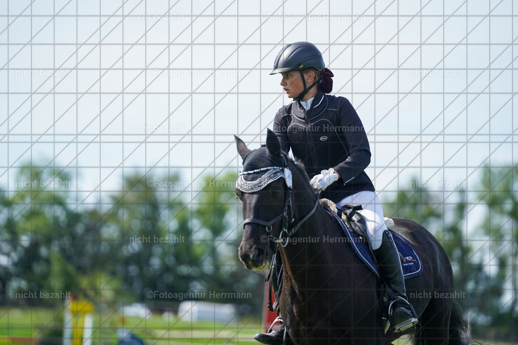 20230917-FAH09567 | Landsberg am Lech, 2023, Kaufbeuren, Kempten, Allgäu, Turnierfotografen Bayern, Fotoagentur Herrmann, Turnierbilder, Reitsport Fotos, Pferdefotograf, Augsburg, Bad Tölz, Dachau, Karlsfeld, Memmingen, Buchloe, Schwabmünchen